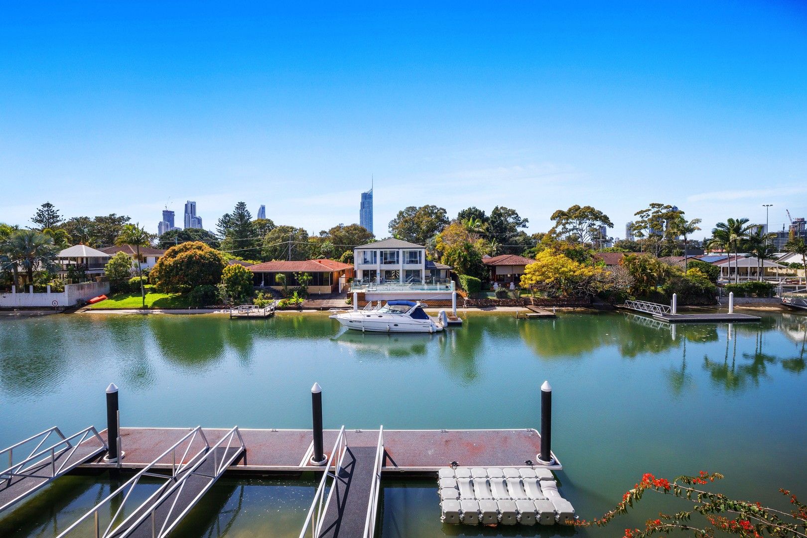 3 bedrooms Villa in 40B Elliott  Street SURFERS PARADISE QLD, 4217