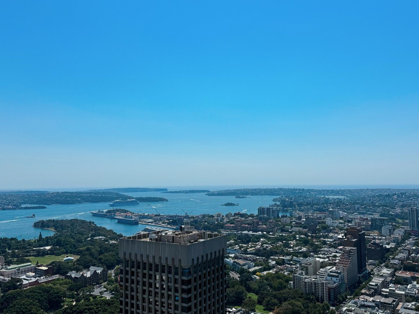 2 bedrooms Apartment / Unit / Flat in 6702/117 BATHURST STREET SYDNEY NSW, 2000