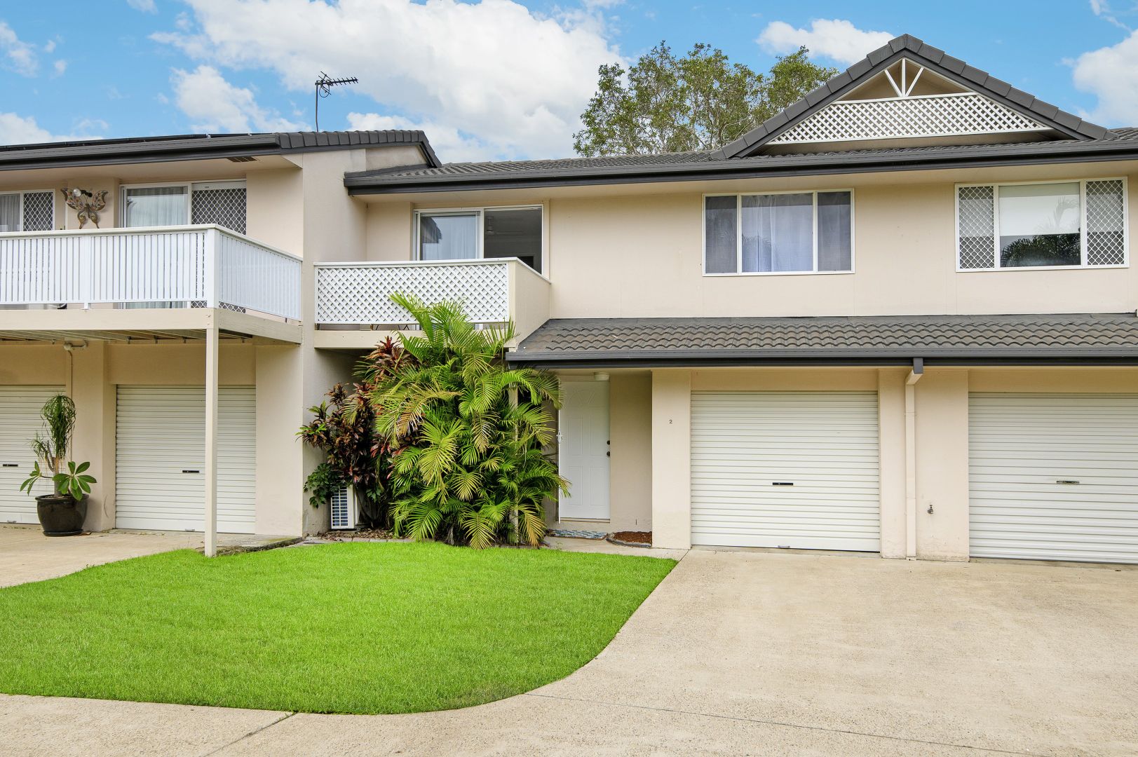 2/30 St Kevins Avenue, Benowa QLD 4217, Image 1