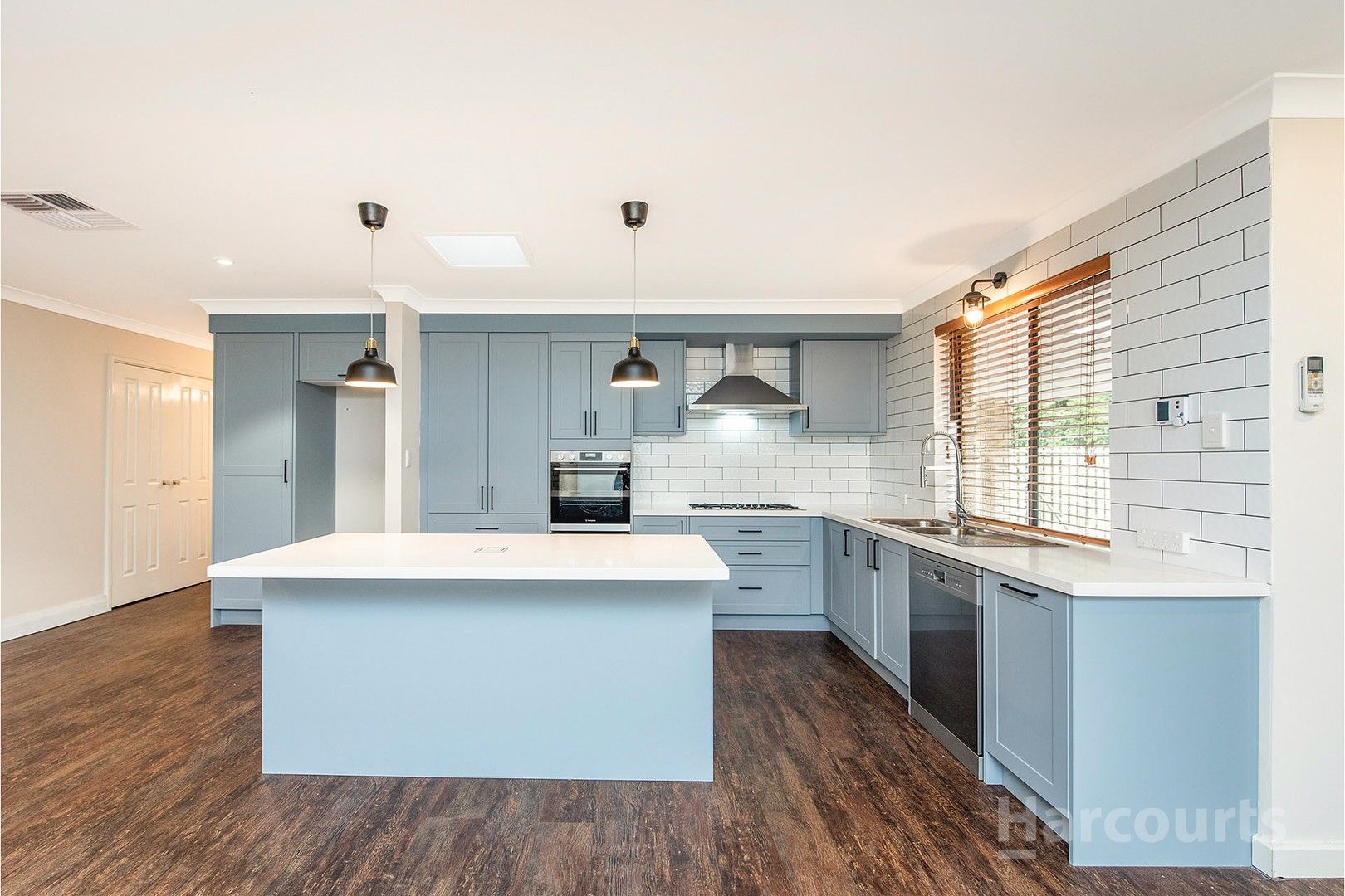 4 bedrooms House in 15 Balranald Street DUDLEY PARK WA, 6210