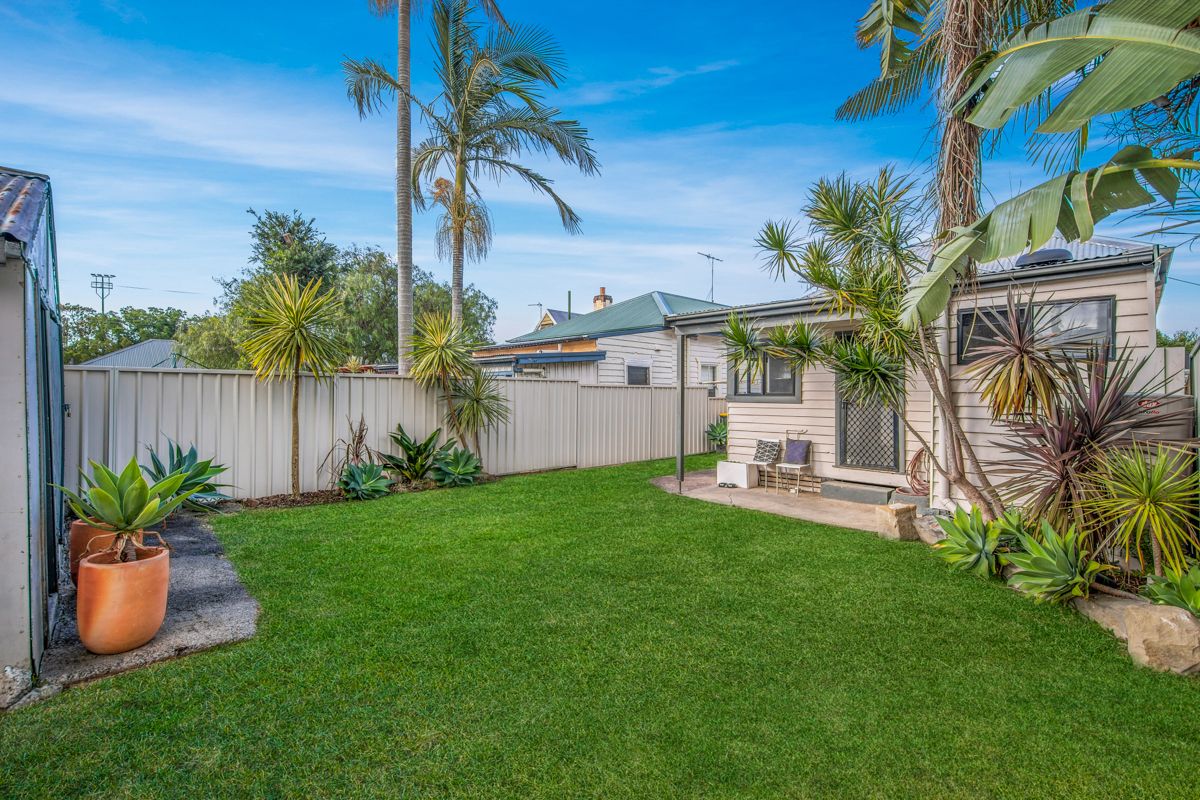 6 Buxton Lane, Adamstown Property History & Address Research Domain