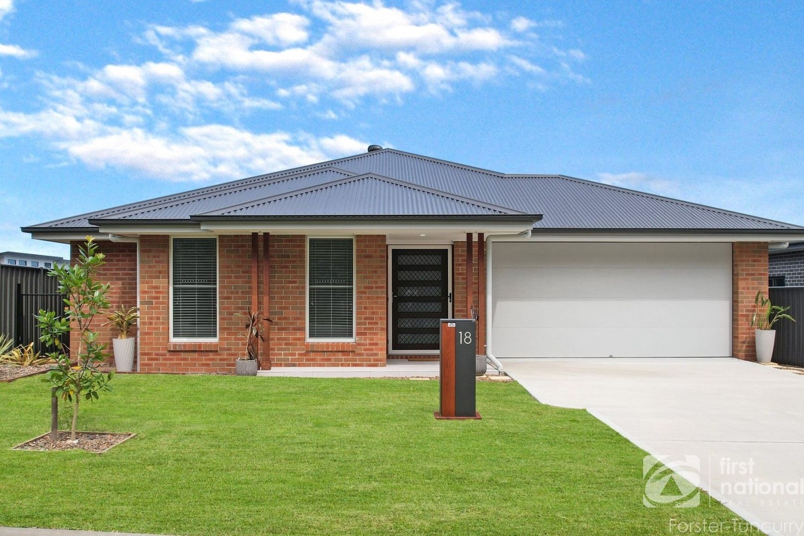 4 bedrooms House in 18 Grange Crescent FORSTER NSW, 2428