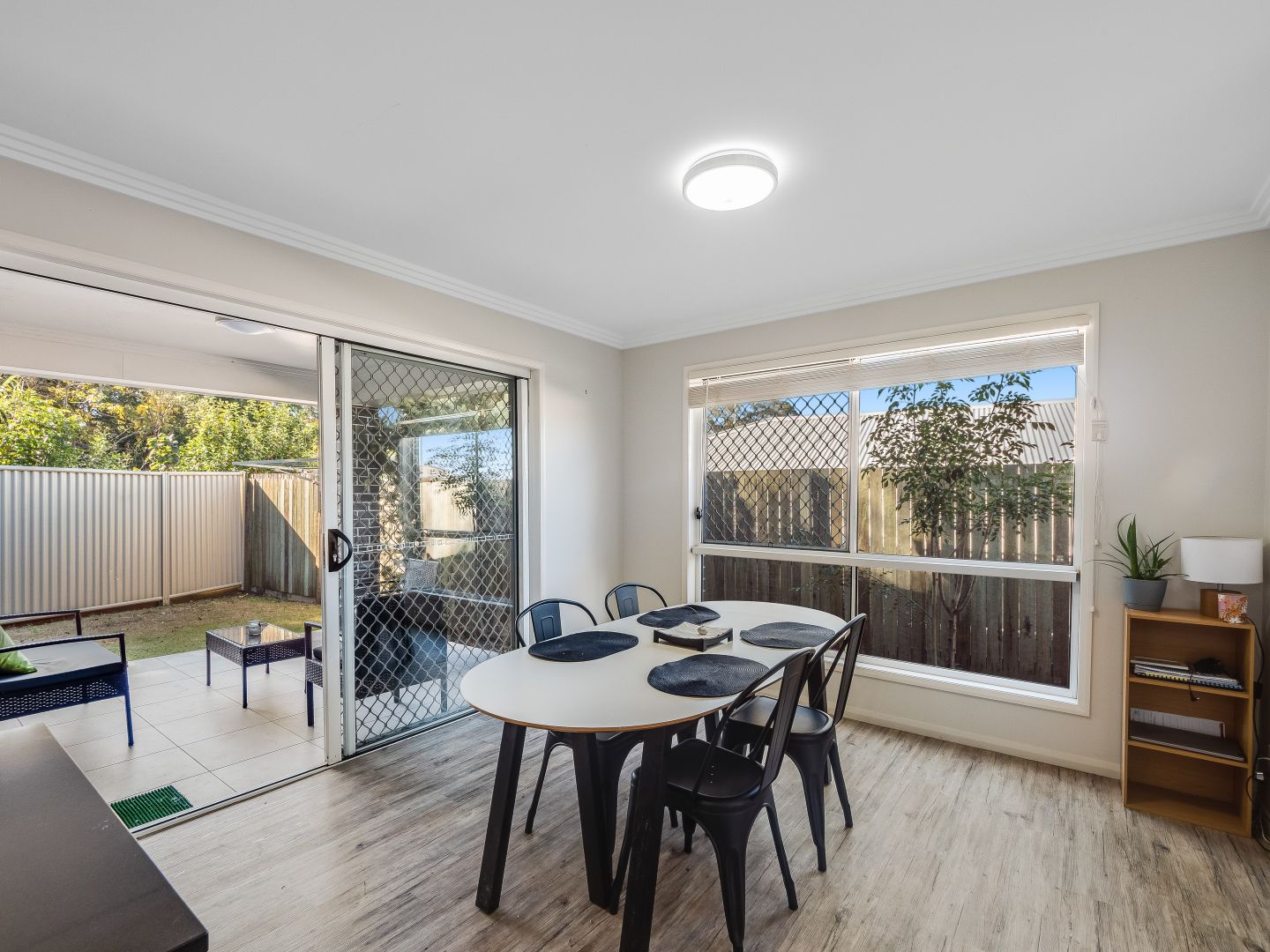 2/15 Henry Street, Mount Lofty QLD 4350, Image 2