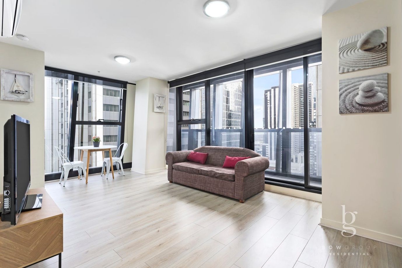 2 bedrooms Apartment / Unit / Flat in 2207/568 Collins Street MELBOURNE VIC, 3000