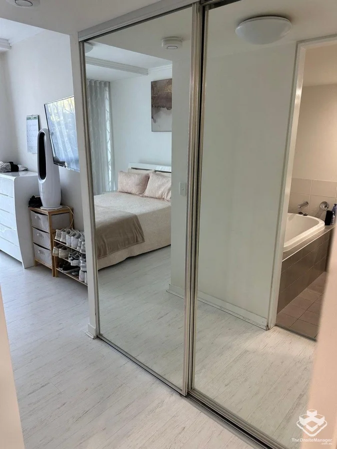 Additional image 7 of ID:21172651/33 T E Peters Drive, Broadbeach QLD 4218