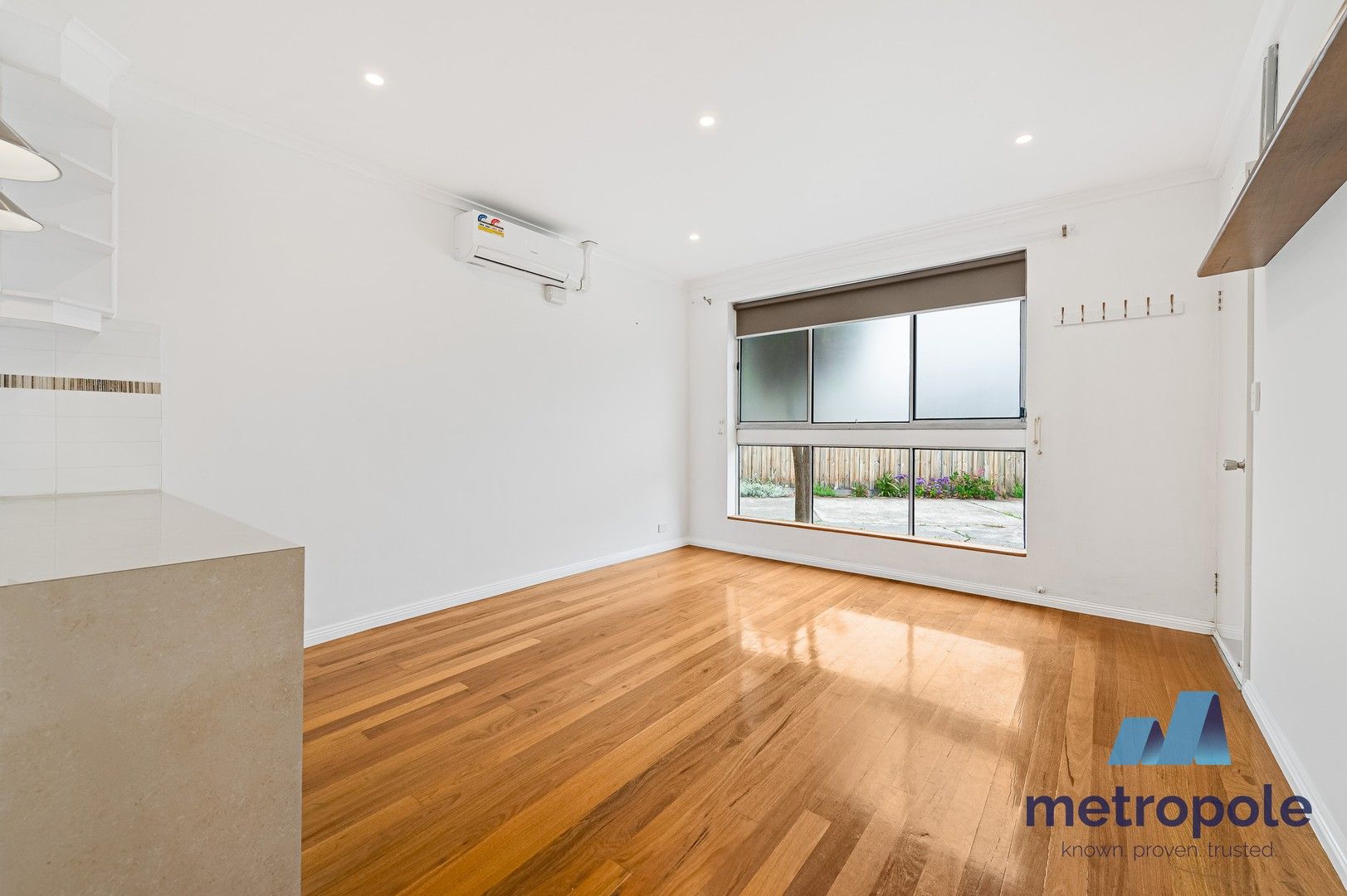 2 bedrooms Villa in 2/10 Cook Street BRUNSWICK WEST VIC, 3055