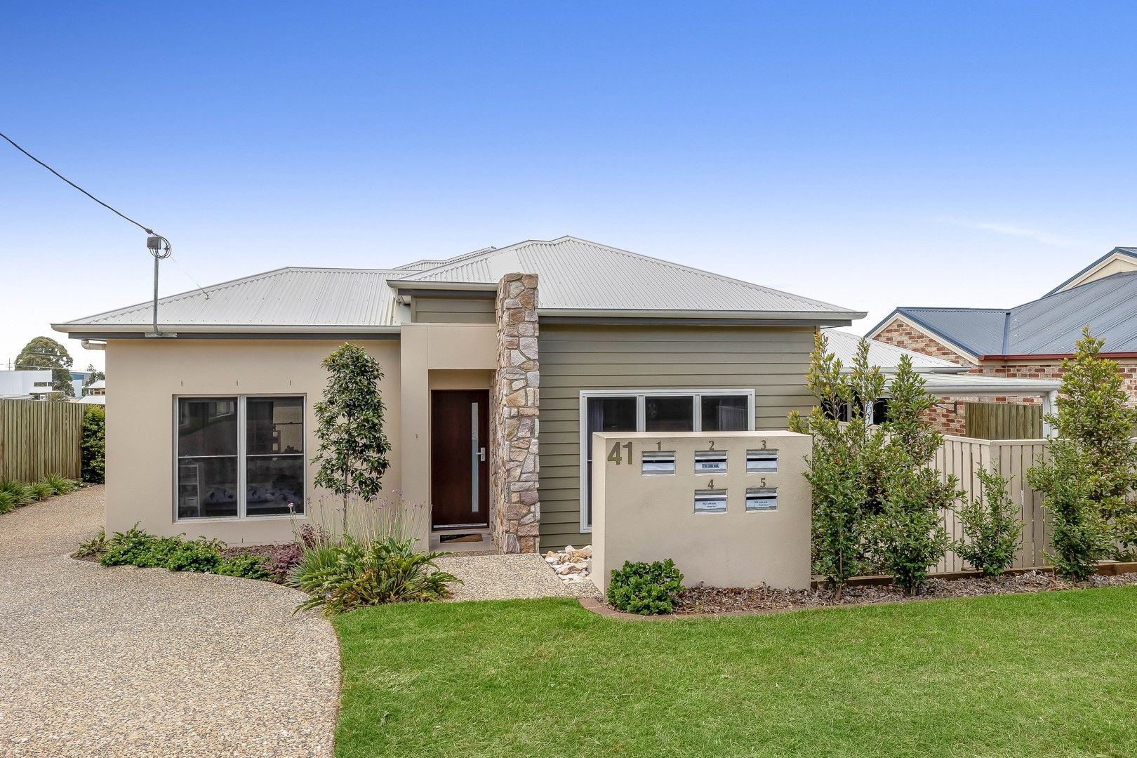 2 bedrooms Apartment / Unit / Flat in 1/41 Hunter Street CENTENARY HEIGHTS QLD, 4350