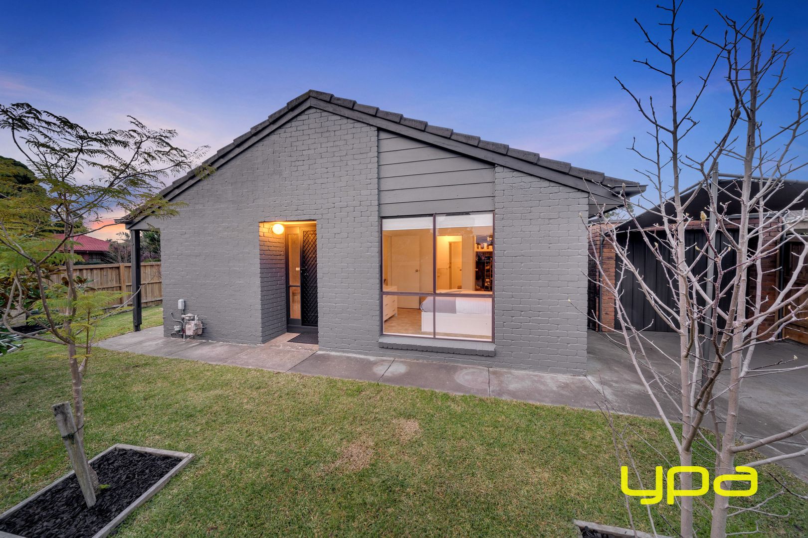 20 Blaxland Avenue, Cranbourne North VIC 3977, Image 1