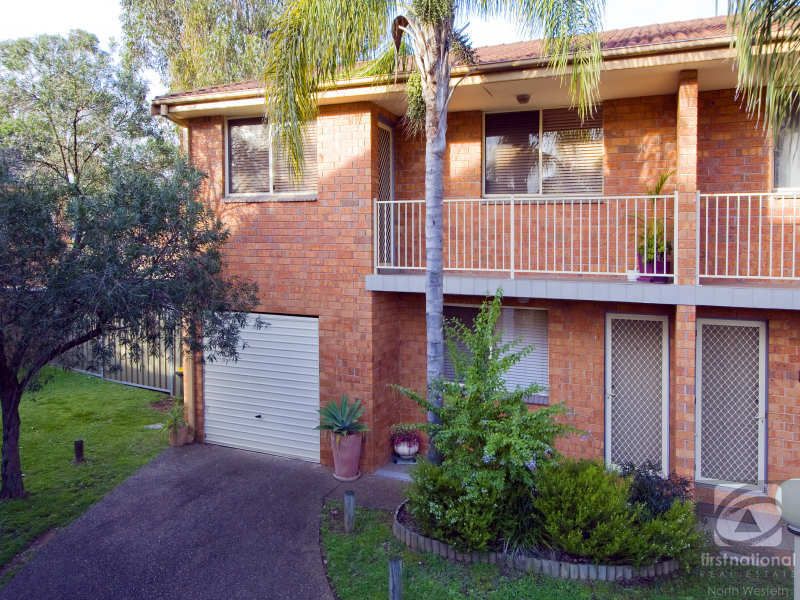 3 bedrooms Townhouse in 9/16 Highfield Road QUAKERS HILL NSW, 2763