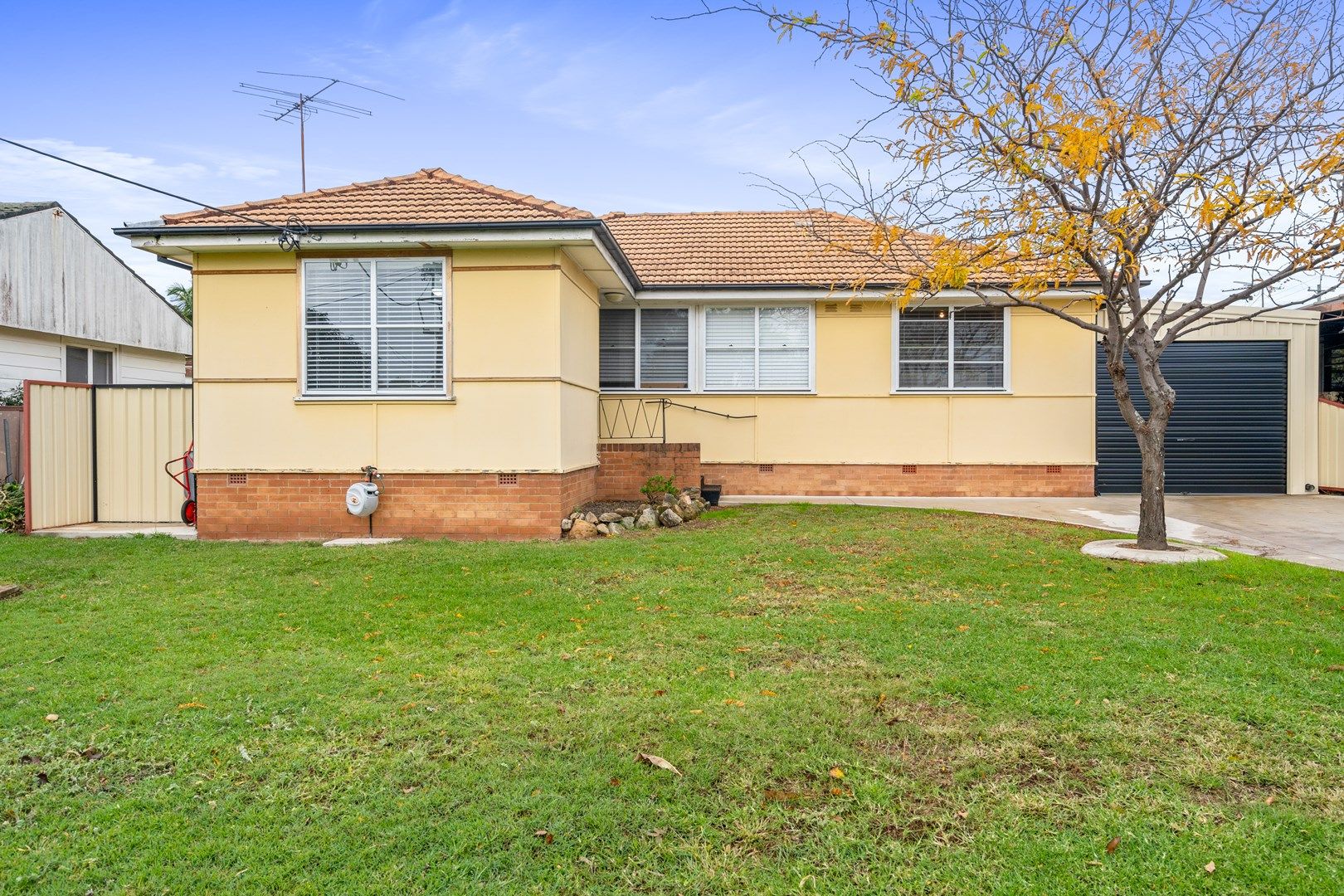 23 Welwyn Road, Canley Heights NSW 2166, Image 0