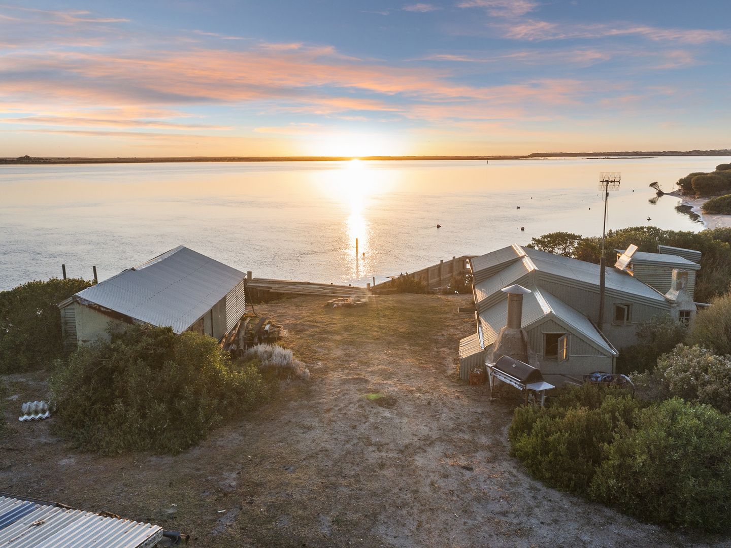 Shacks 10-11 Barker Knoll on the Murray Mouth, Coorong SA 5264, Image 2