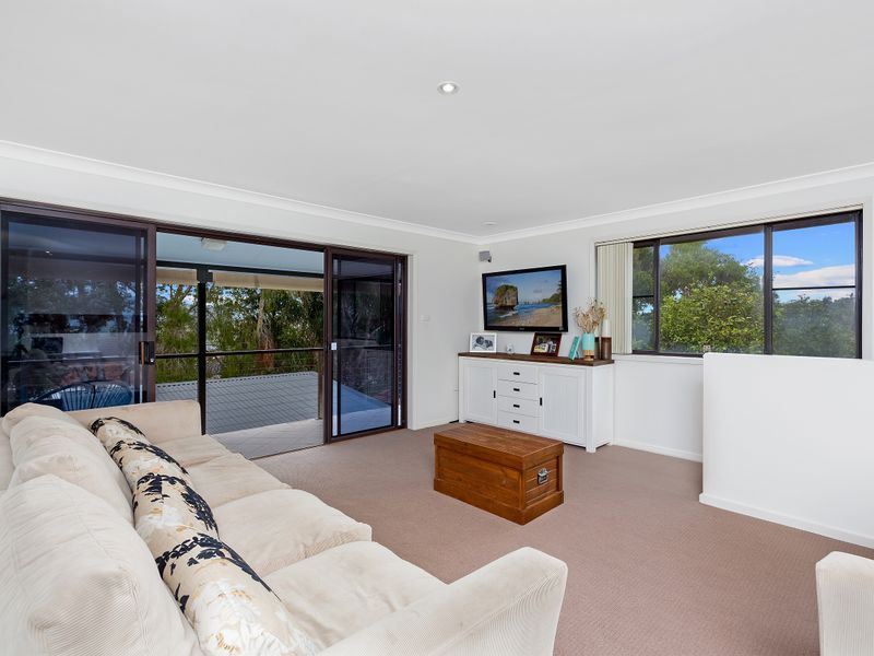 5 Yakaloo Crescent, FORRESTERS BEACH NSW 2260, Image 1