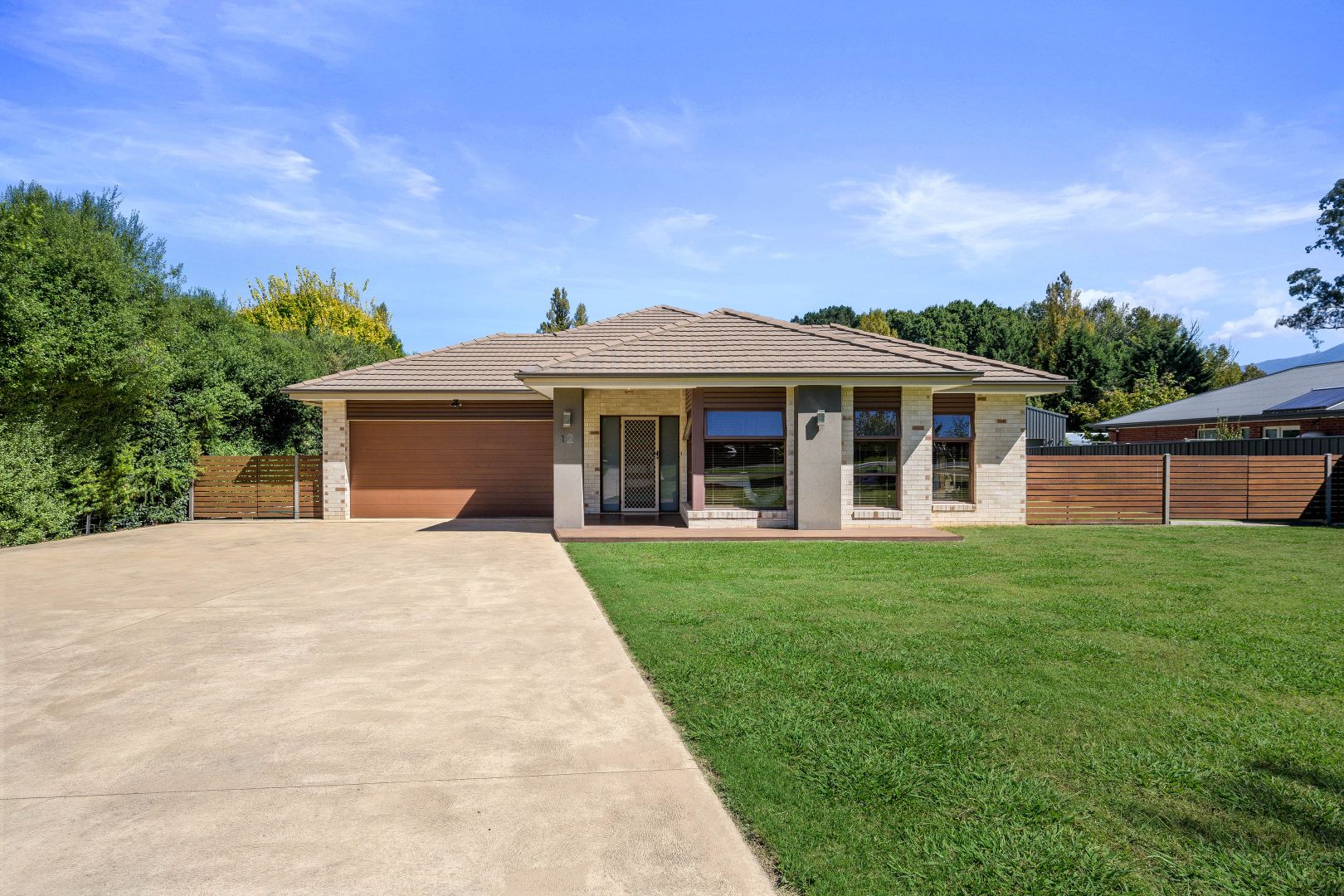 12 Station Street, Porepunkah Property History & Address Research