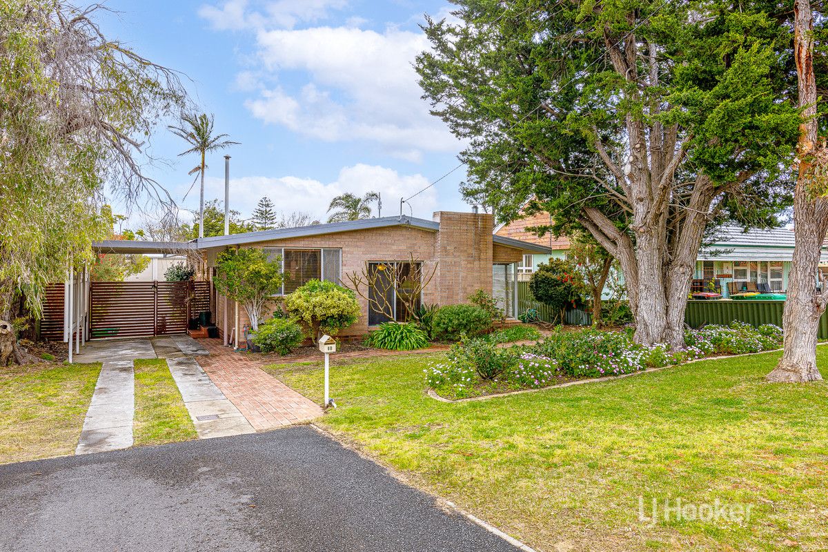 3 bedrooms House in 8B Mossop Street SOUTH BUNBURY WA, 6230