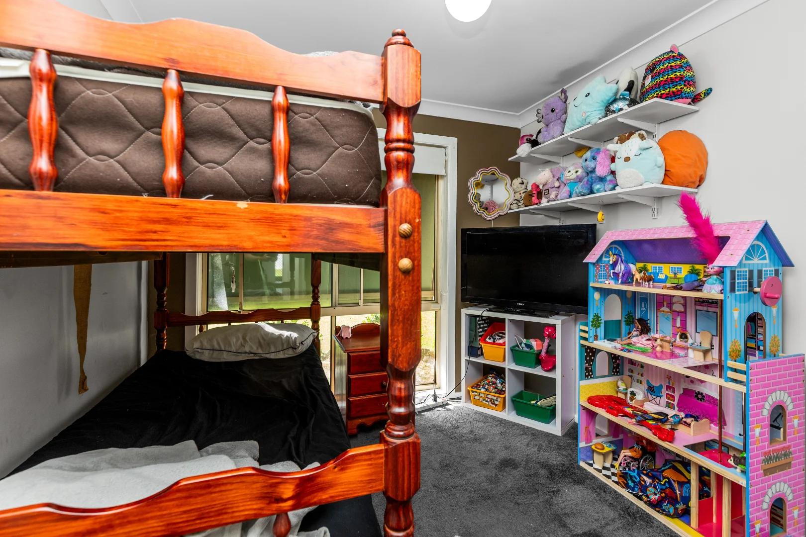 Additional image 6 of 5 Bamarook Crescent, Glenfield Park NSW 2650