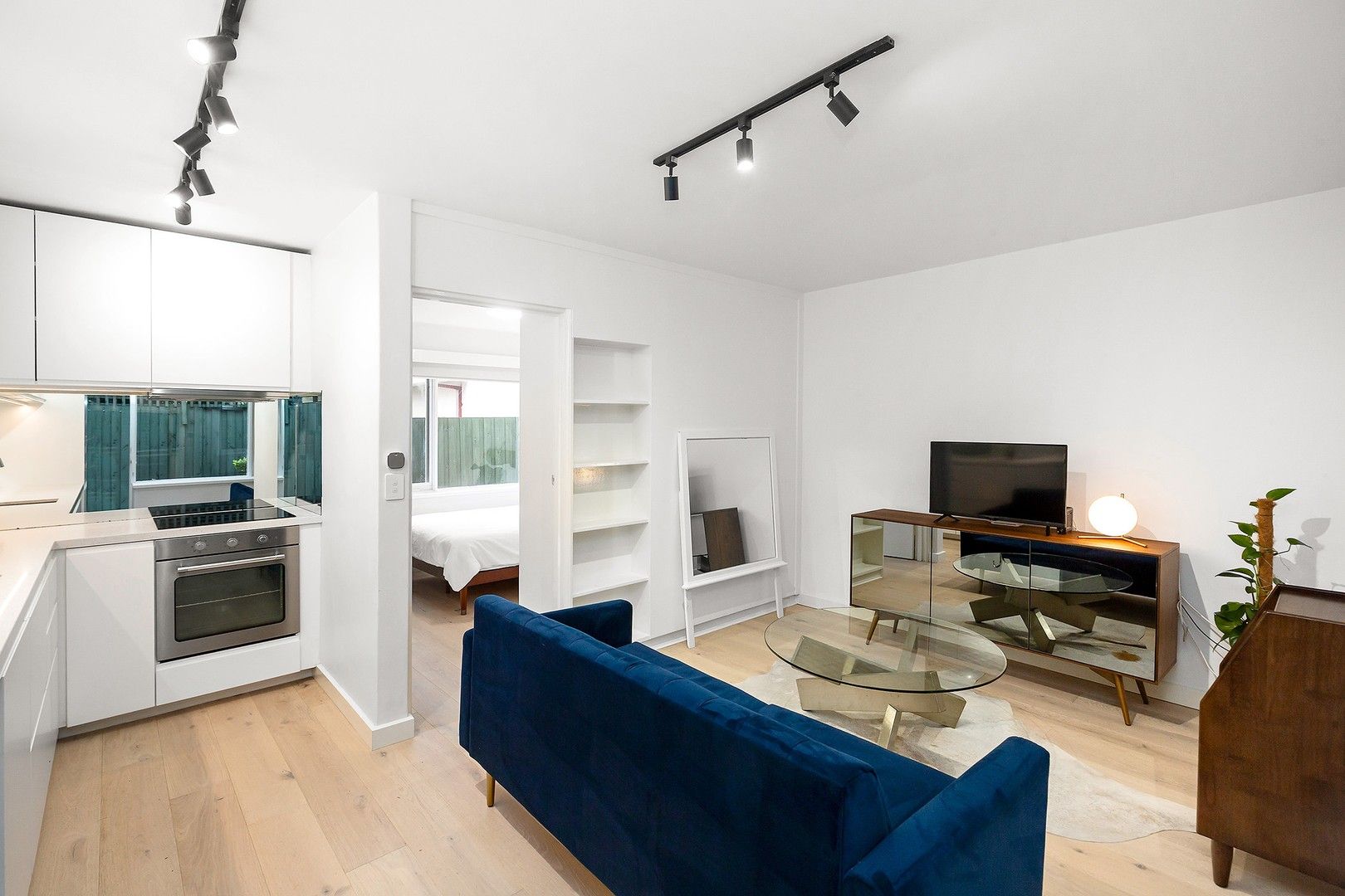 1 bedrooms Apartment / Unit / Flat in 2/104 Alexandra Street ST KILDA EAST VIC, 3183
