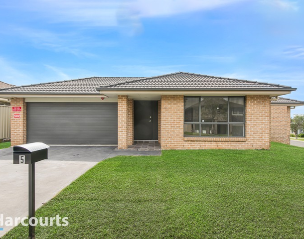 5 Logonia Crescent, Mount Annan NSW 2567