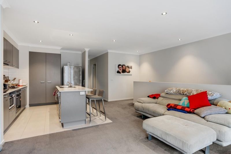 3 bedrooms Townhouse in 16/8 The Crossing CAROLINE SPRINGS VIC, 3023