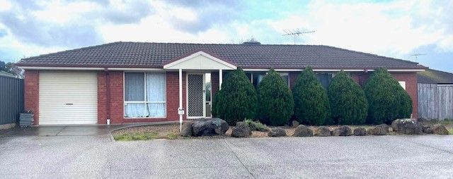 3 bedrooms House in 18 Marsh Crescent SUNBURY VIC, 3429