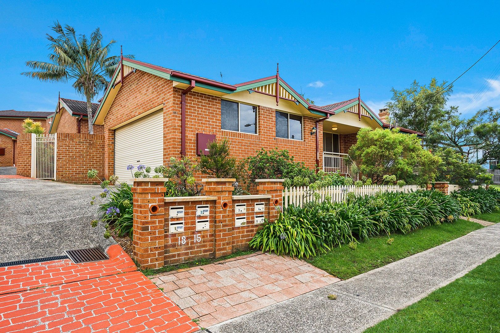 2 bedrooms Villa in 1/13-15 Russell Street WOONONA NSW, 2517