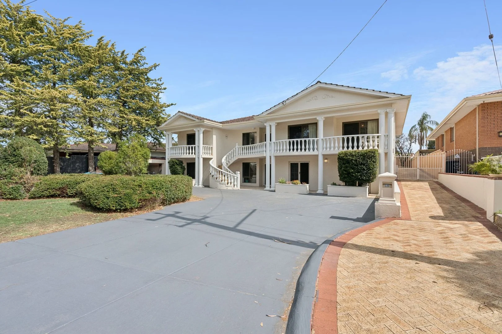 Primary image of 15 Glenbrook Road, Thornlie WA 6108