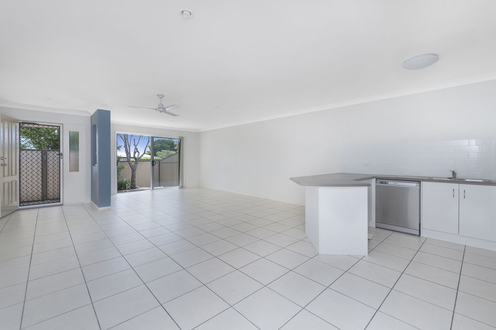2/30 Billinghurst Crescent, Upper Coomera QLD 4209, Image 2