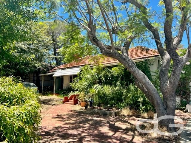 3 bedrooms House in 40 & 42 Ethelwyn Street HILTON WA, 6163