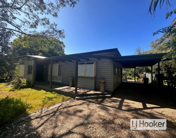 22 Fifth Parade, Raymond Island VIC 3880