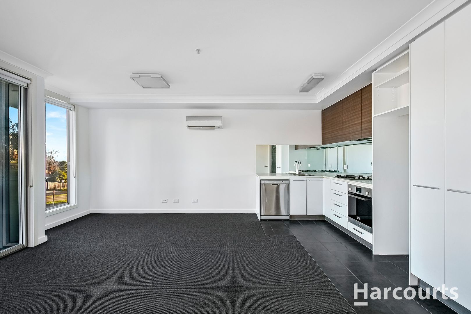 9/2 Yarra Bing Crescent, Burwood VIC 3125, Image 1