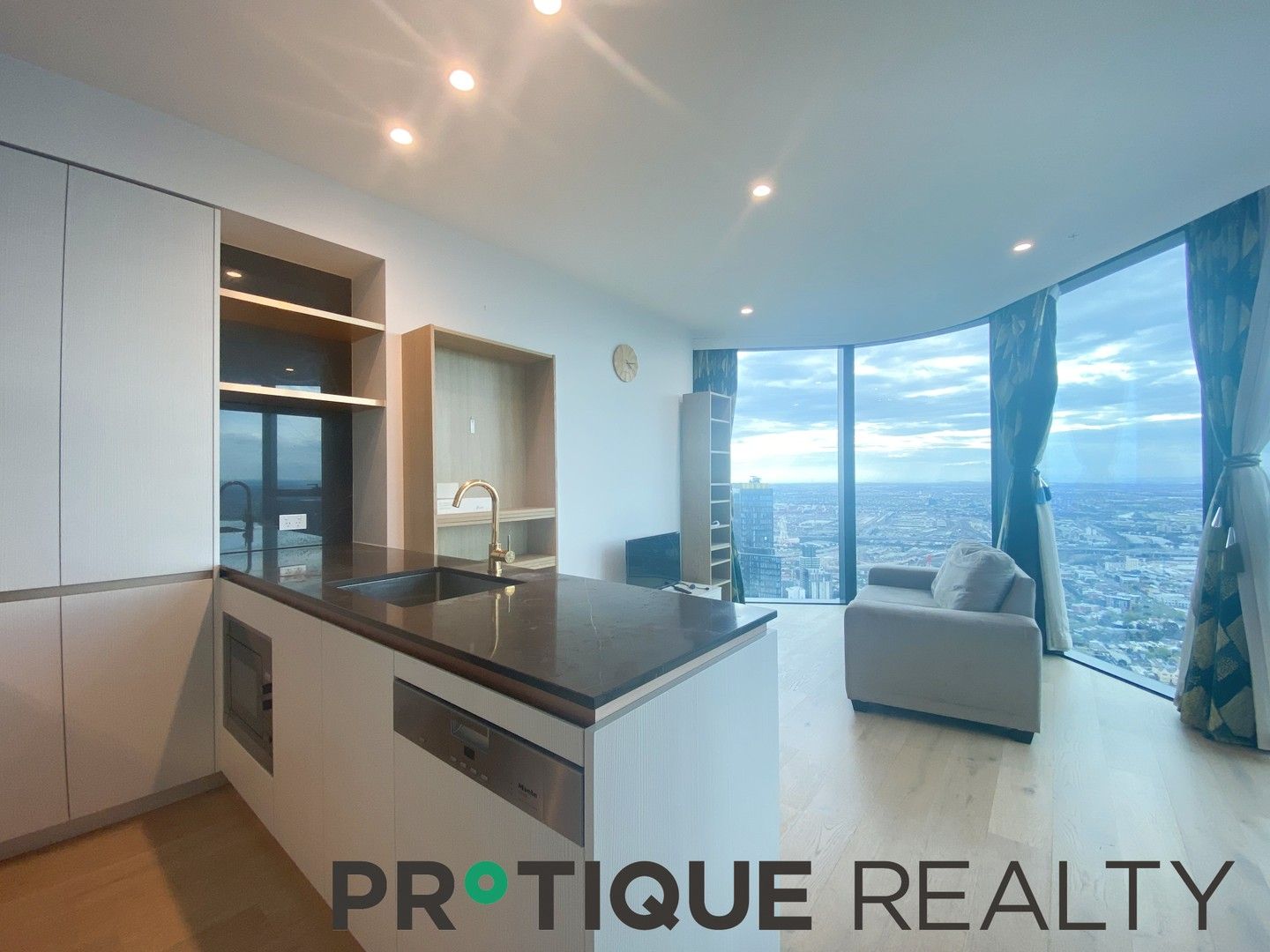 2 bedrooms Apartment / Unit / Flat in 8303/228 La Trobe Street MELBOURNE VIC, 3000