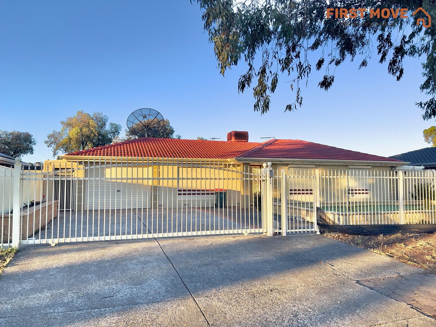 5 bedrooms House in 37 Kensington Way BURTON SA, 5110