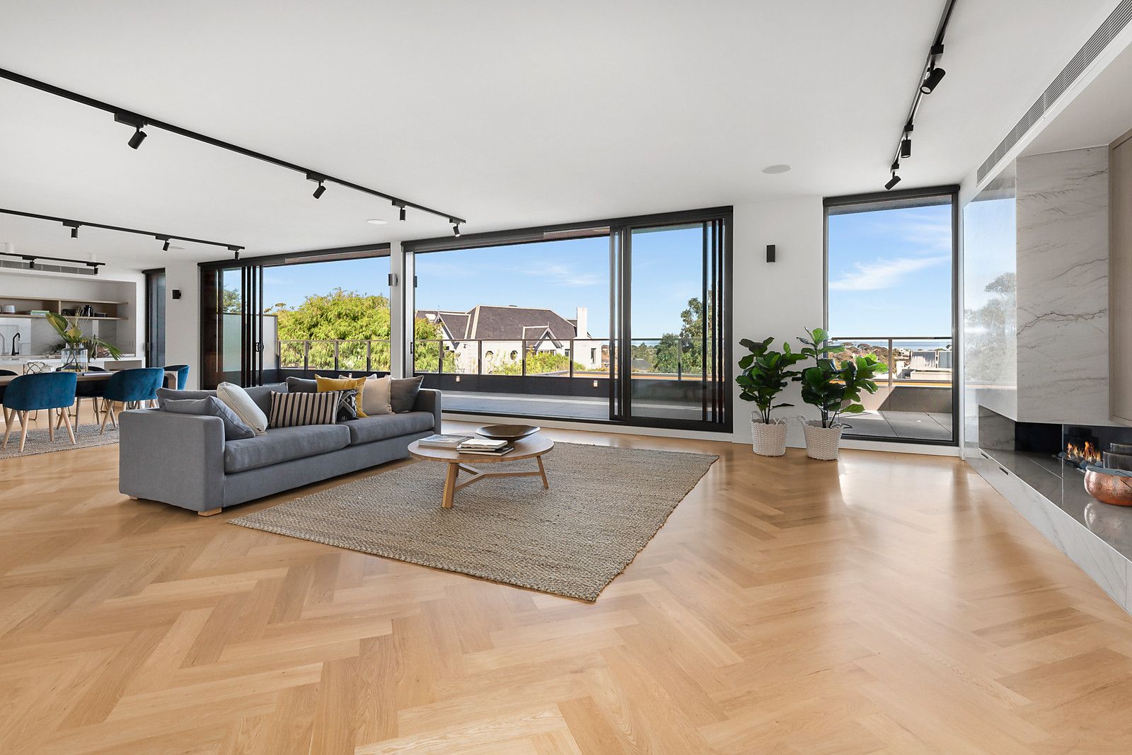 Penthouse - 18/495 Balcombe Road, Beaumaris VIC 3193, Image 2