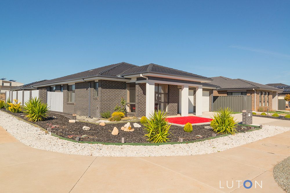 42 Harold White Avenue, Coombs ACT 2611