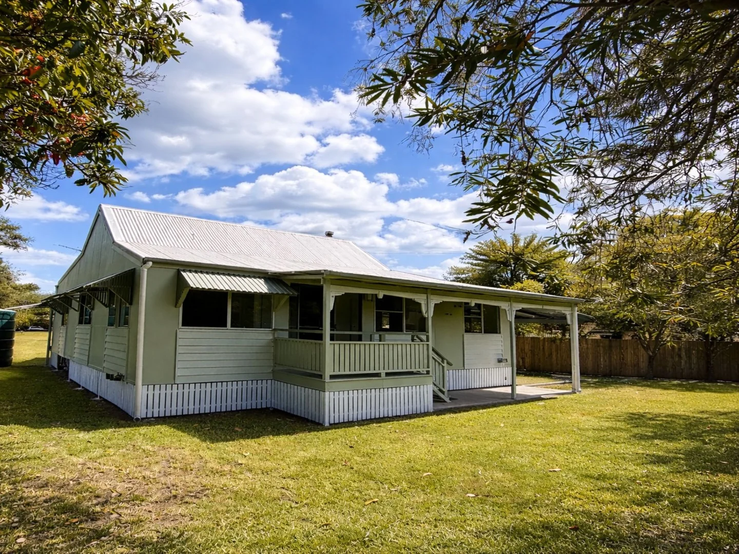 35 Wadeleigh Street, Bororen QLD 4678