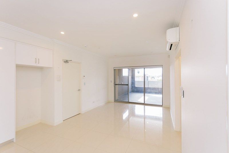 7/10 Peppering Way, Westminster WA 6061, Image 2