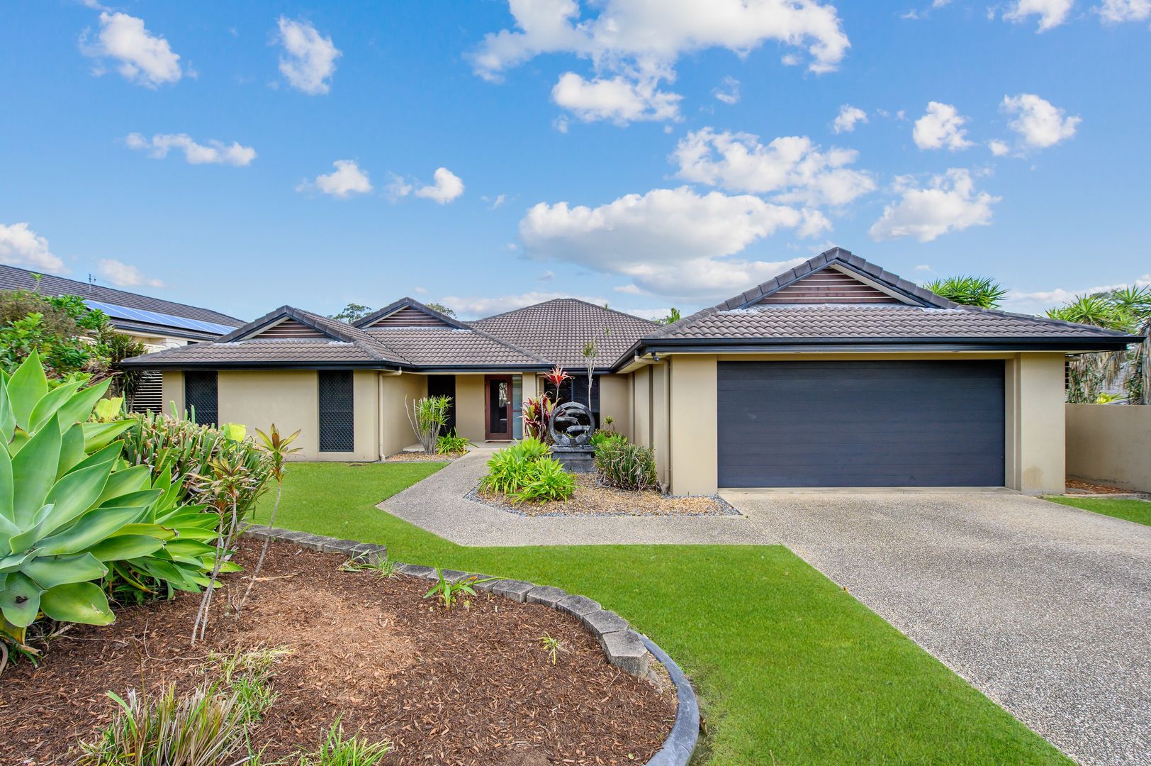 7 Torquay Place, Arundel QLD 4214, Image 2