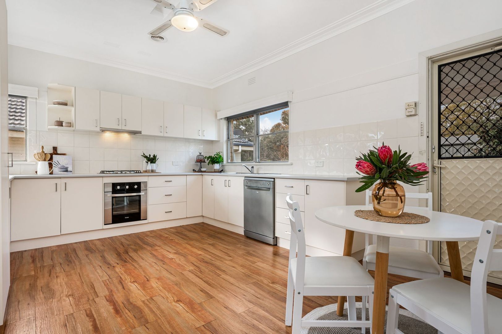 5 Ewing Avenue, Flora Hill VIC 3550, Image 2