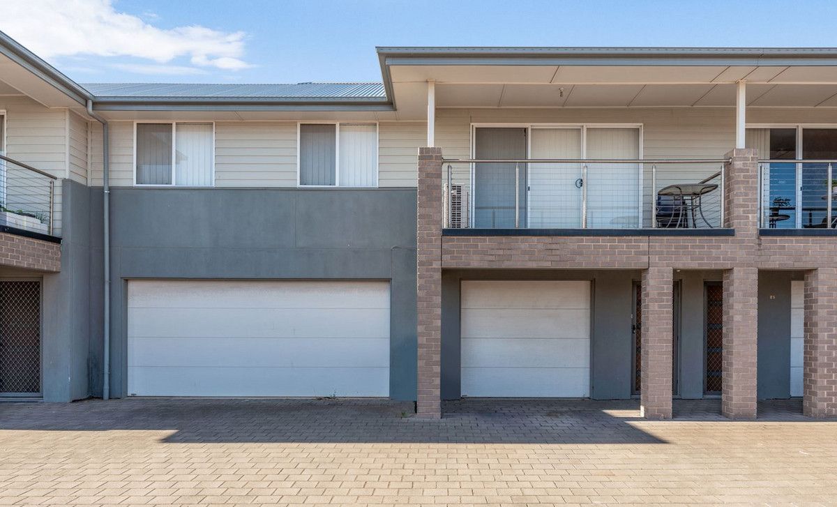 2 bedrooms Townhouse in 21 Centenary Circuit ANDREWS FARM SA, 5114