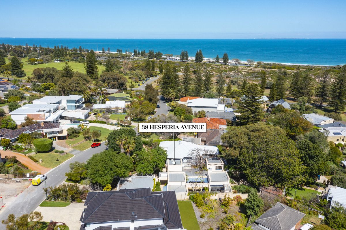 38 Hesperia Avenue, City Beach WA 6015, Image 2