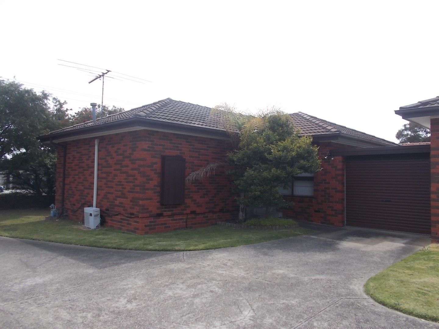 2 bedrooms Apartment / Unit / Flat in 1/33-35 Cranbourne Road FRANKSTON VIC, 3199