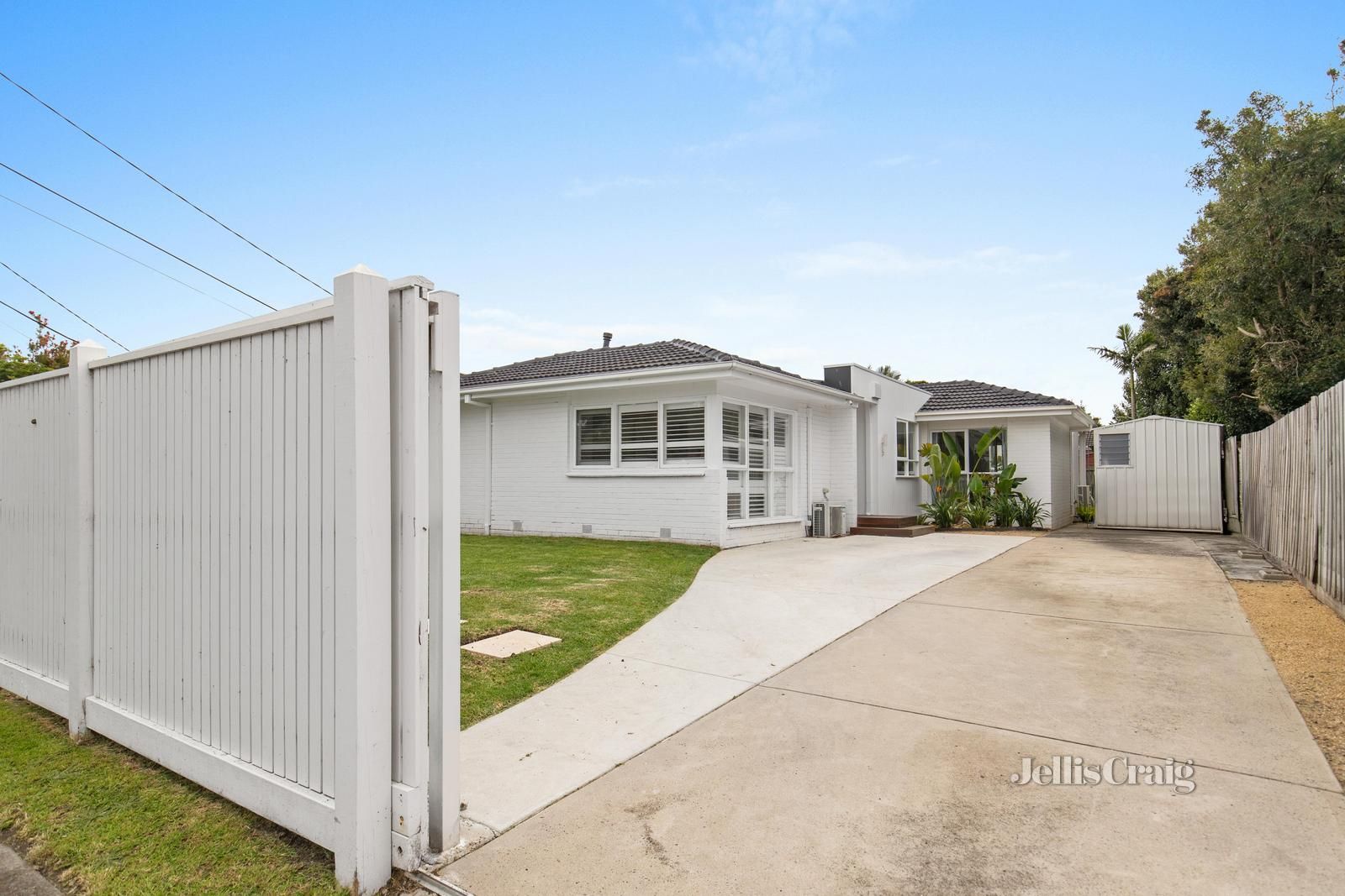 3 bedrooms House in 5 Brolga Avenue CHELSEA HEIGHTS VIC, 3196