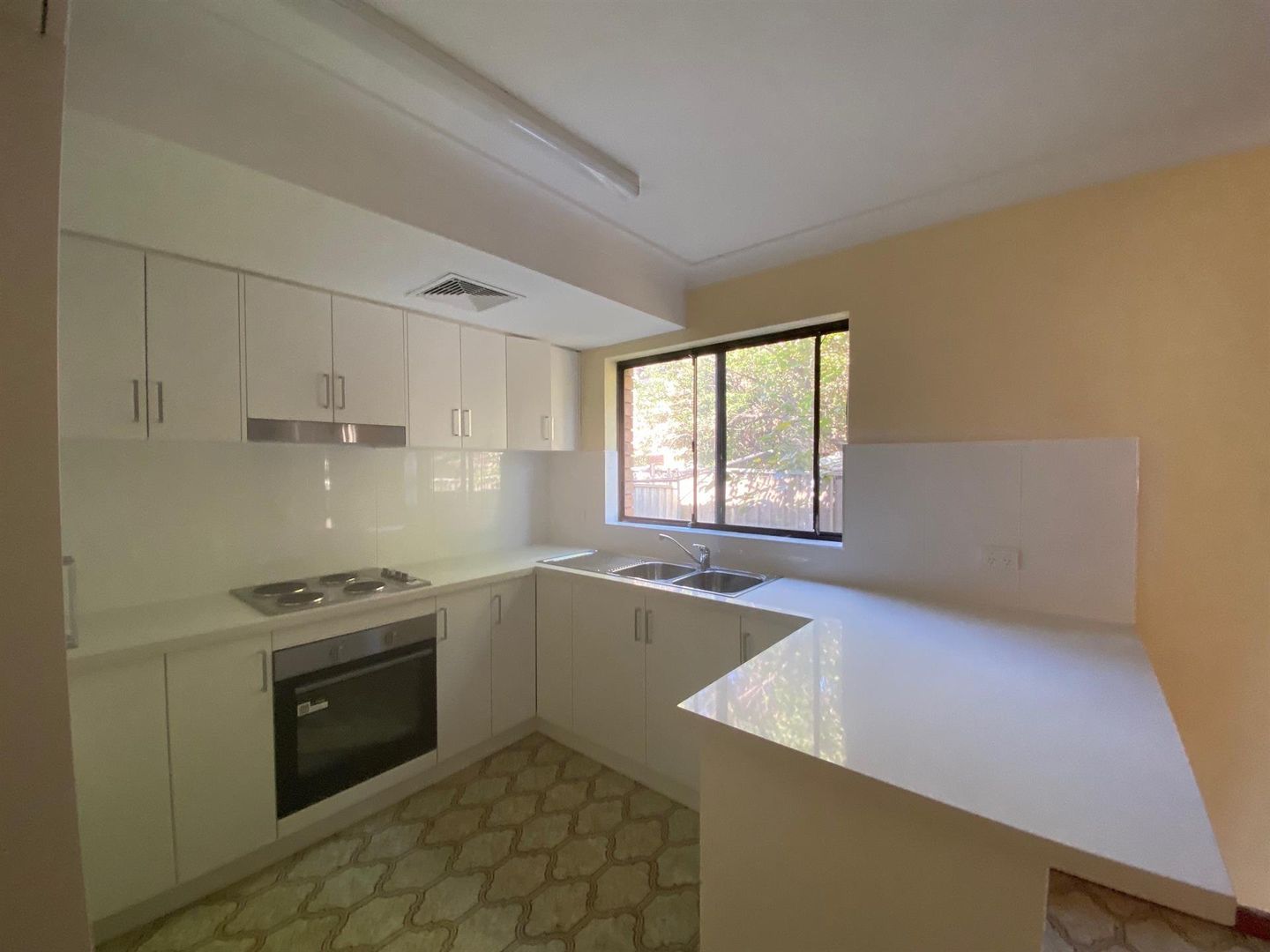 9/7 Boundary Road, Liverpool NSW 2170, Image 1