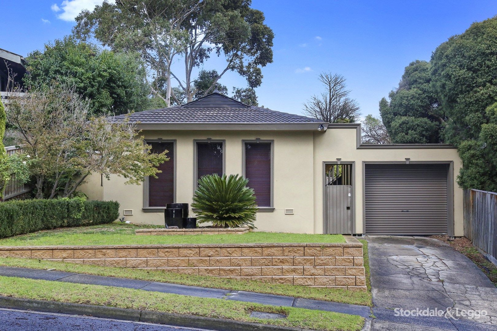 10 Larnook Close, Greensborough VIC 3088, Image 0