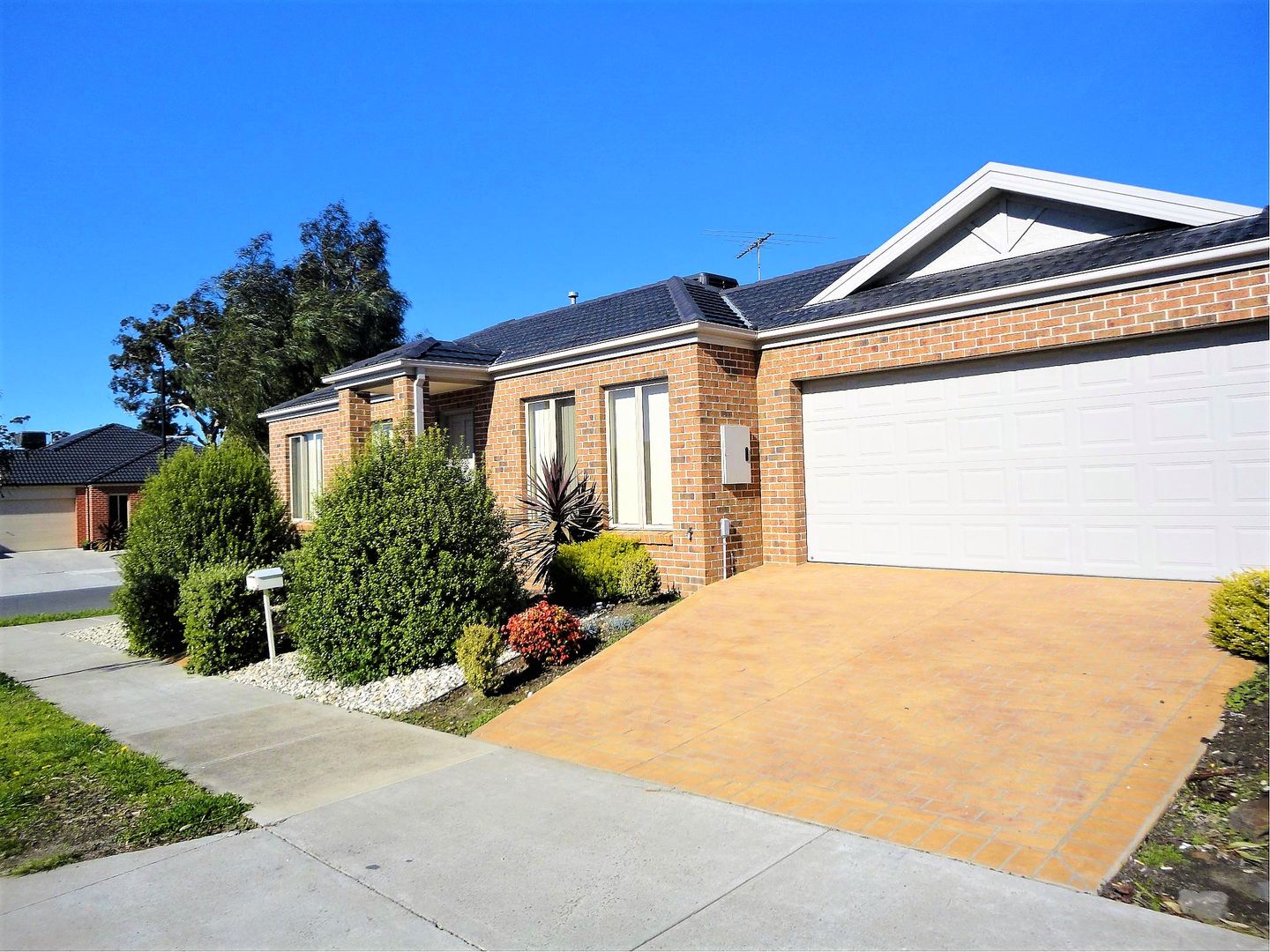 1 Jindabyne Avenue, South Morang VIC 3752