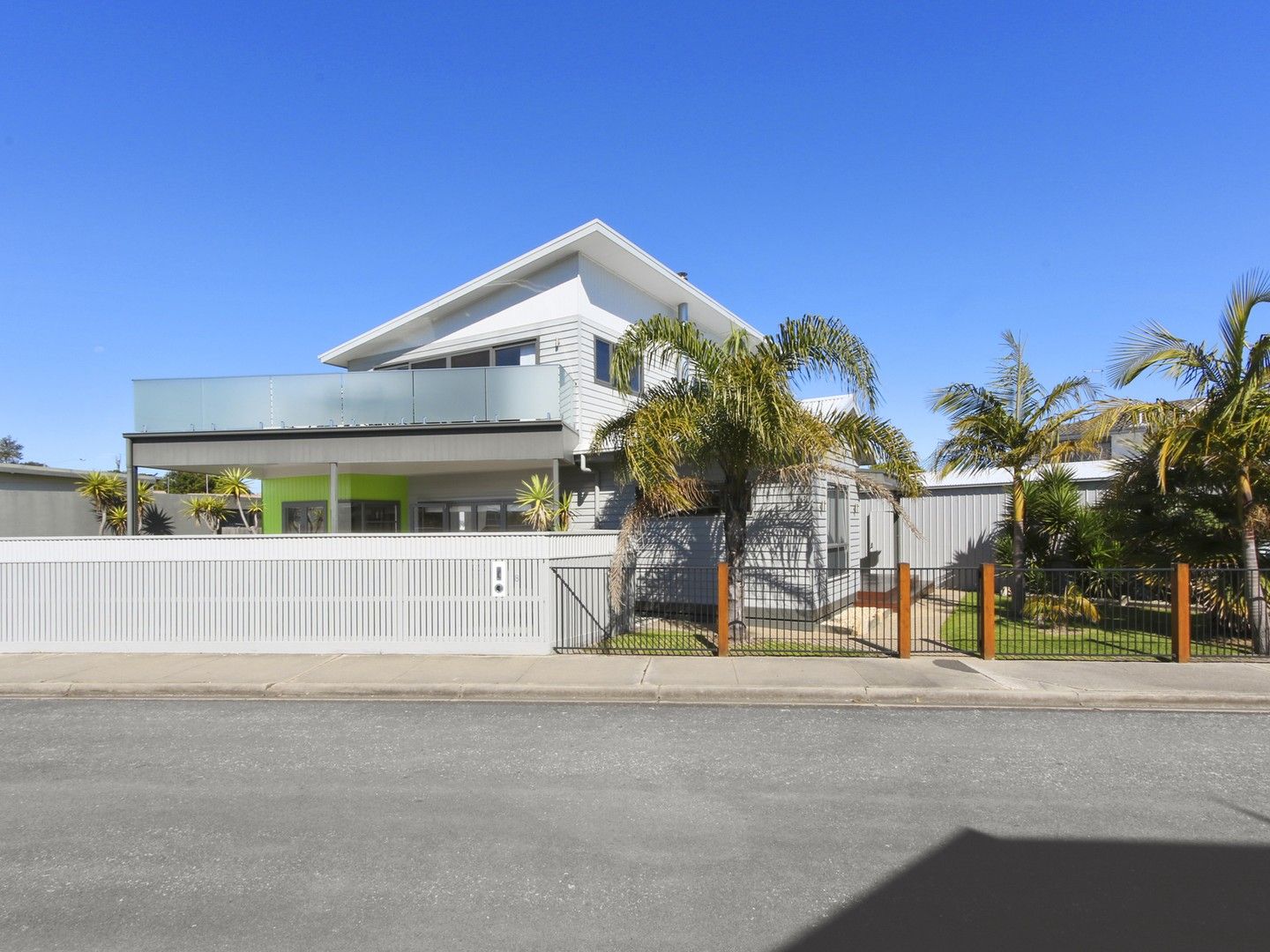 8 Lake Street, Lakes Entrance VIC 3909, Image 0