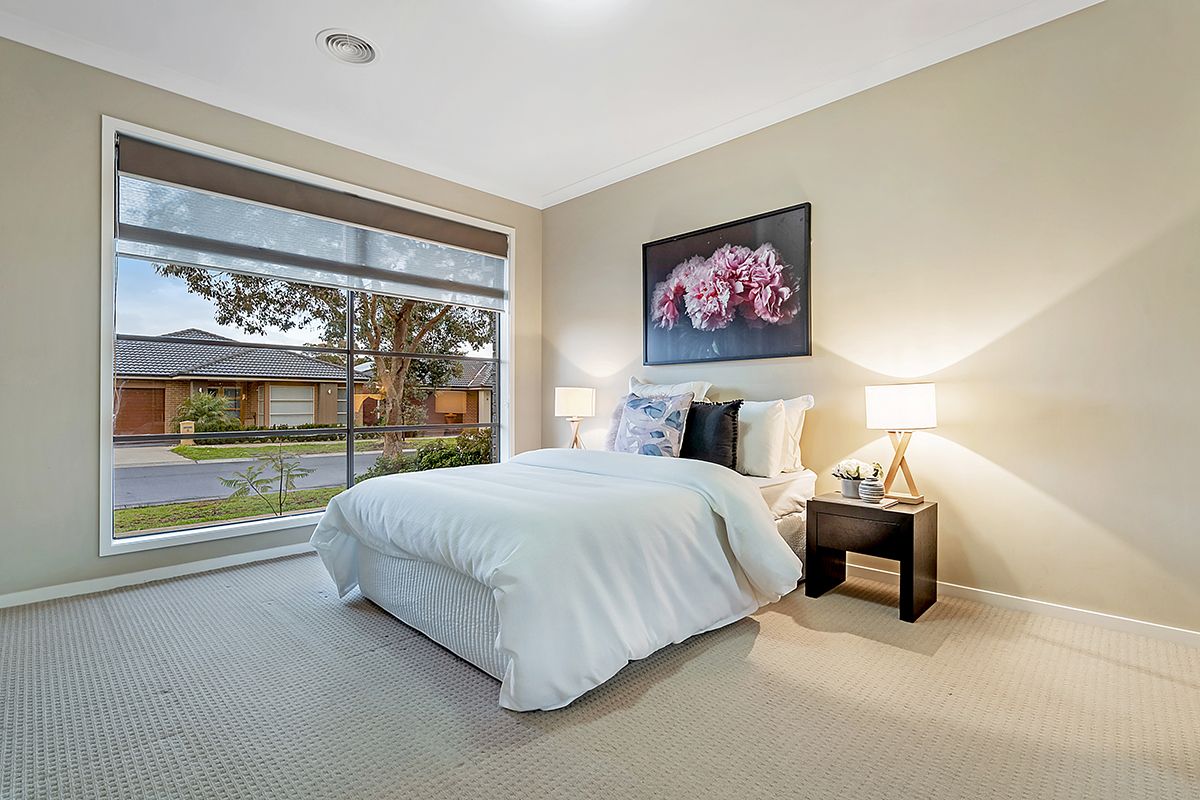 9 Fenland Street, Craigieburn VIC 3064, Image 2