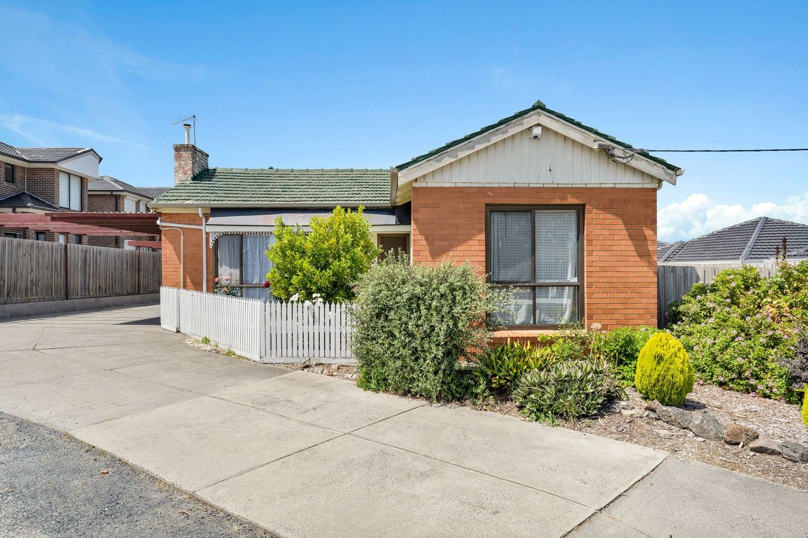 2 bedrooms Apartment / Unit / Flat in 1/28 Jones Road DANDENONG VIC, 3175