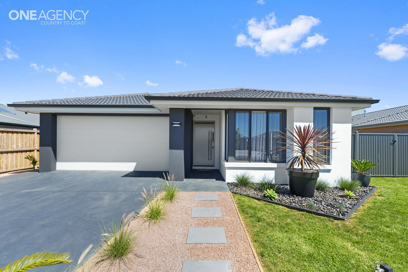 4 bedrooms House in 40 Winslow Crescent WARRAGUL VIC, 3820