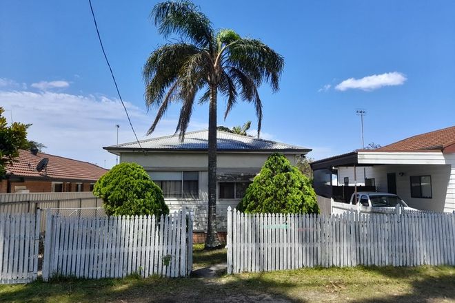 Picture of 18 Pacific Avenue, ETTALONG BEACH NSW 2257