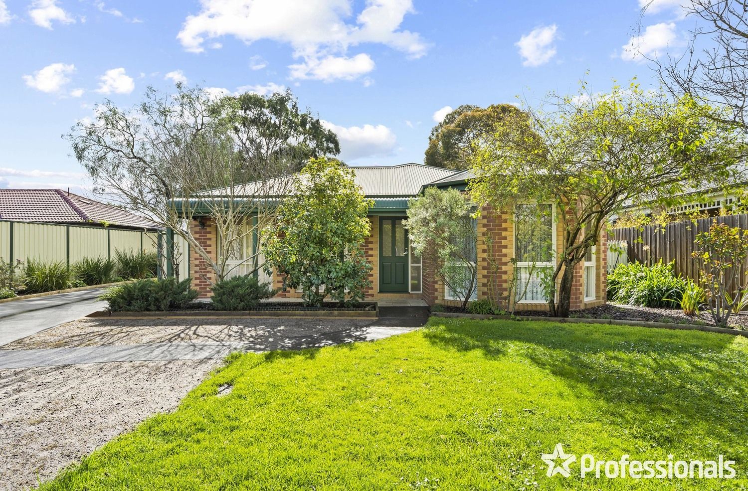 4 bedrooms House in 15 Collier Road KILSYTH VIC, 3137